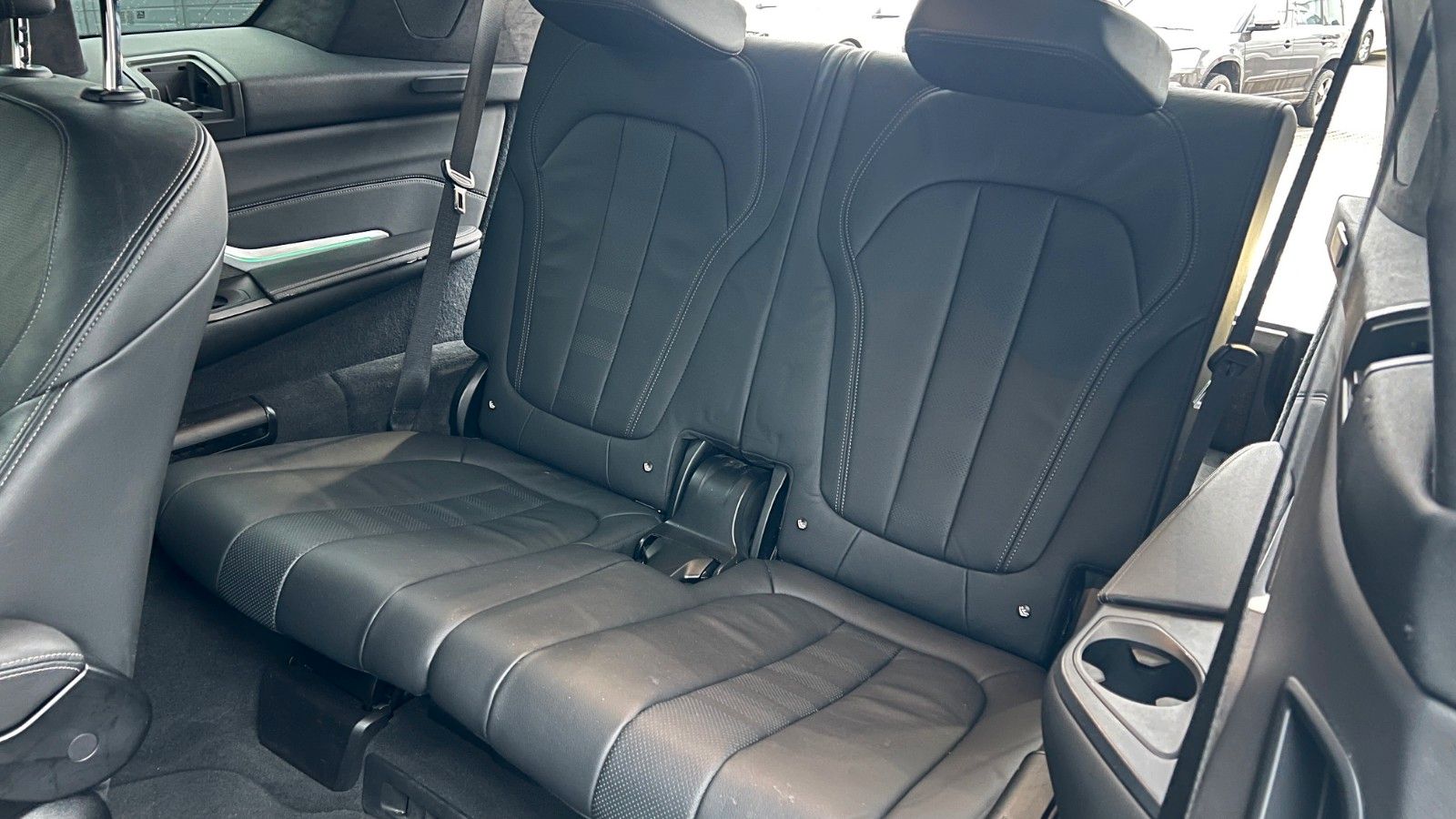 Fahrzeugabbildung BMW X7 M50 d *H/K*360°*PANO*AHK*M-Paket*HUD*Mietkauf