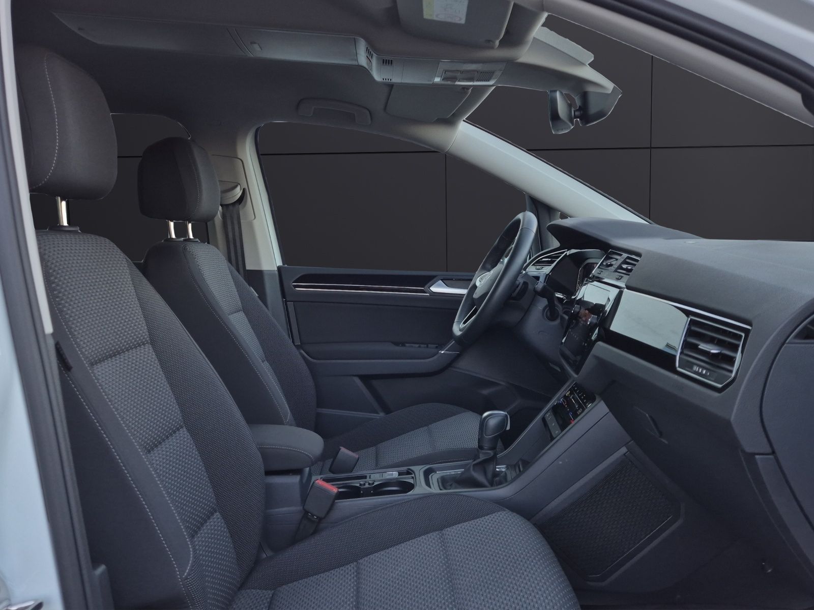 Fahrzeugabbildung Volkswagen Touran TSI Comfortline DSG R-Line LED Navi AID A