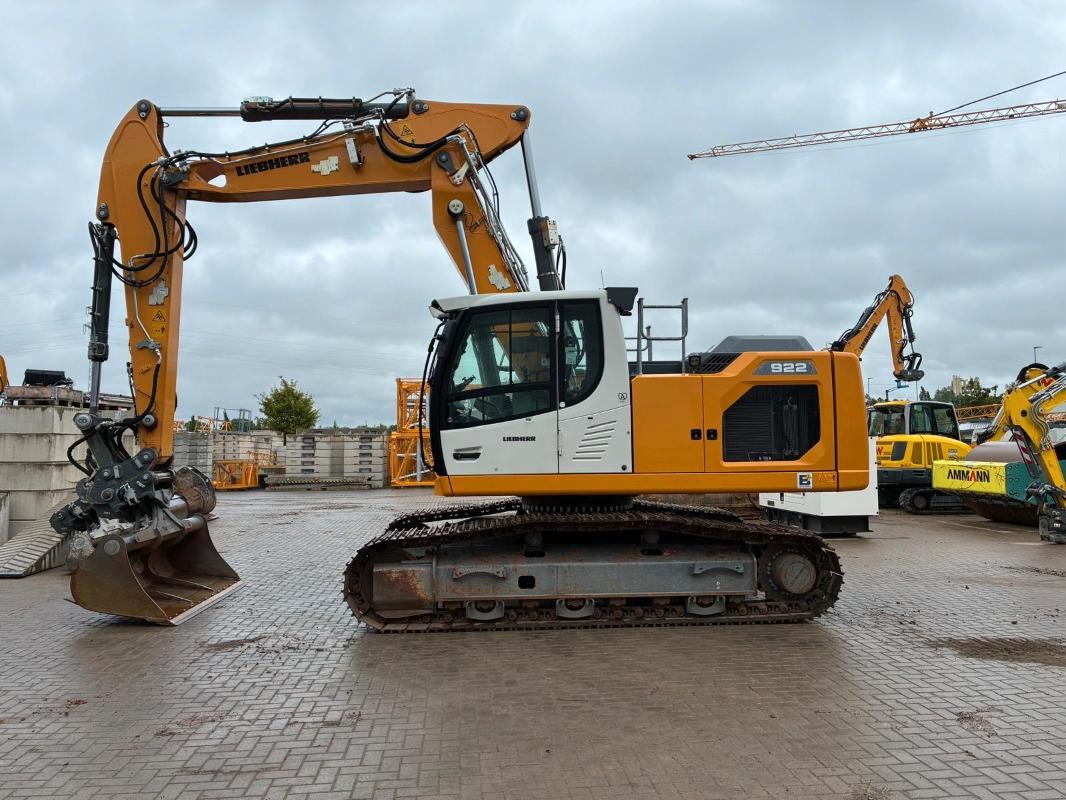 Liebherr R922