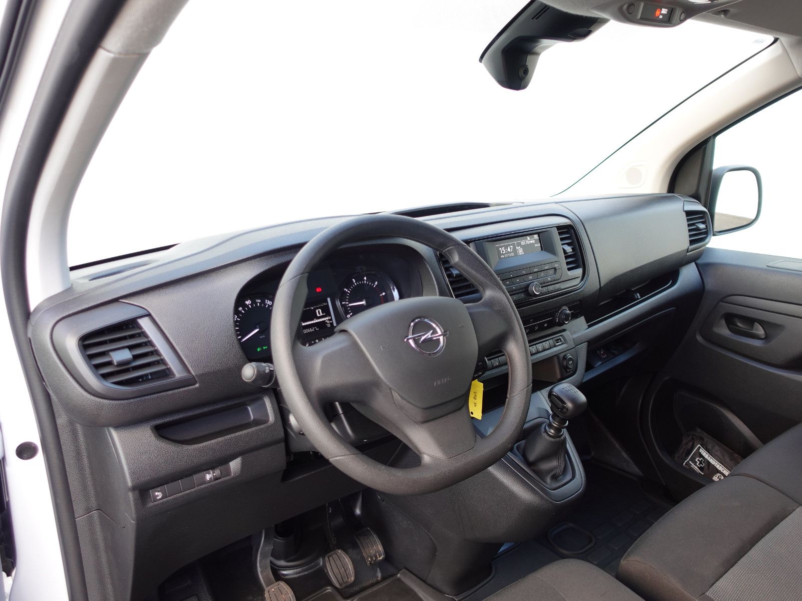 Fahrzeugabbildung Opel Vivaro Cargo 1.5 D Edition M  Klima, Allwetter