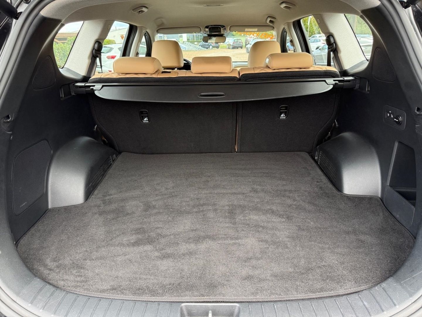 Fahrzeugabbildung Hyundai SANTA FE 1.6T 4WD Hybrid Trend  Navi Kamera LED