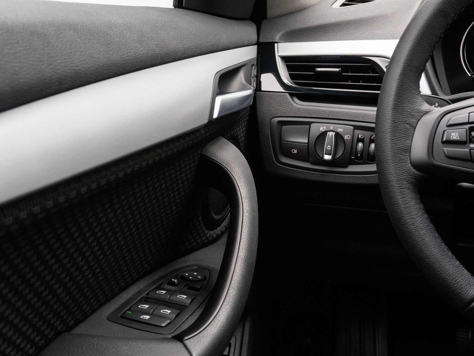Fahrzeugabbildung BMW X1 sD18i Kamera DAB Geschwindig Komfort AppleCar