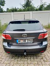 Toyota Avensis Combi 2.0 D-4D RFK AHK Standheiz Tüv neu - Toyota Avensis mit Diesel-Antrieb: Kombi