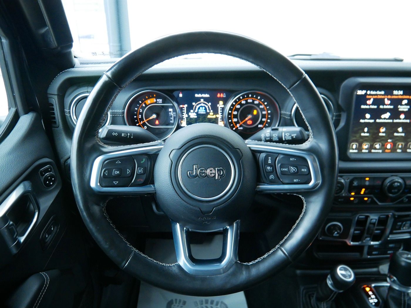 Fahrzeugabbildung Jeep Wrangler Unlimited 2.2 Overland 1.Hand AHK LED