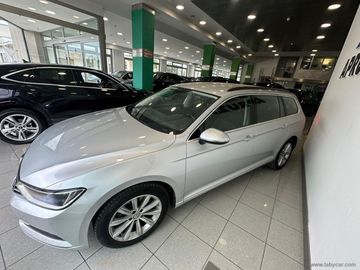 Volkswagen Passat - 4