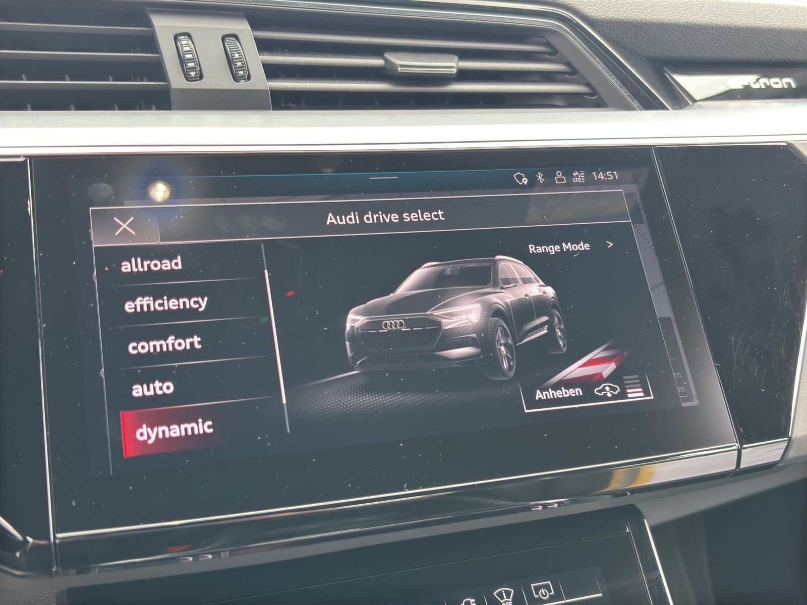 Audi Q8 e-tron - Bild 20