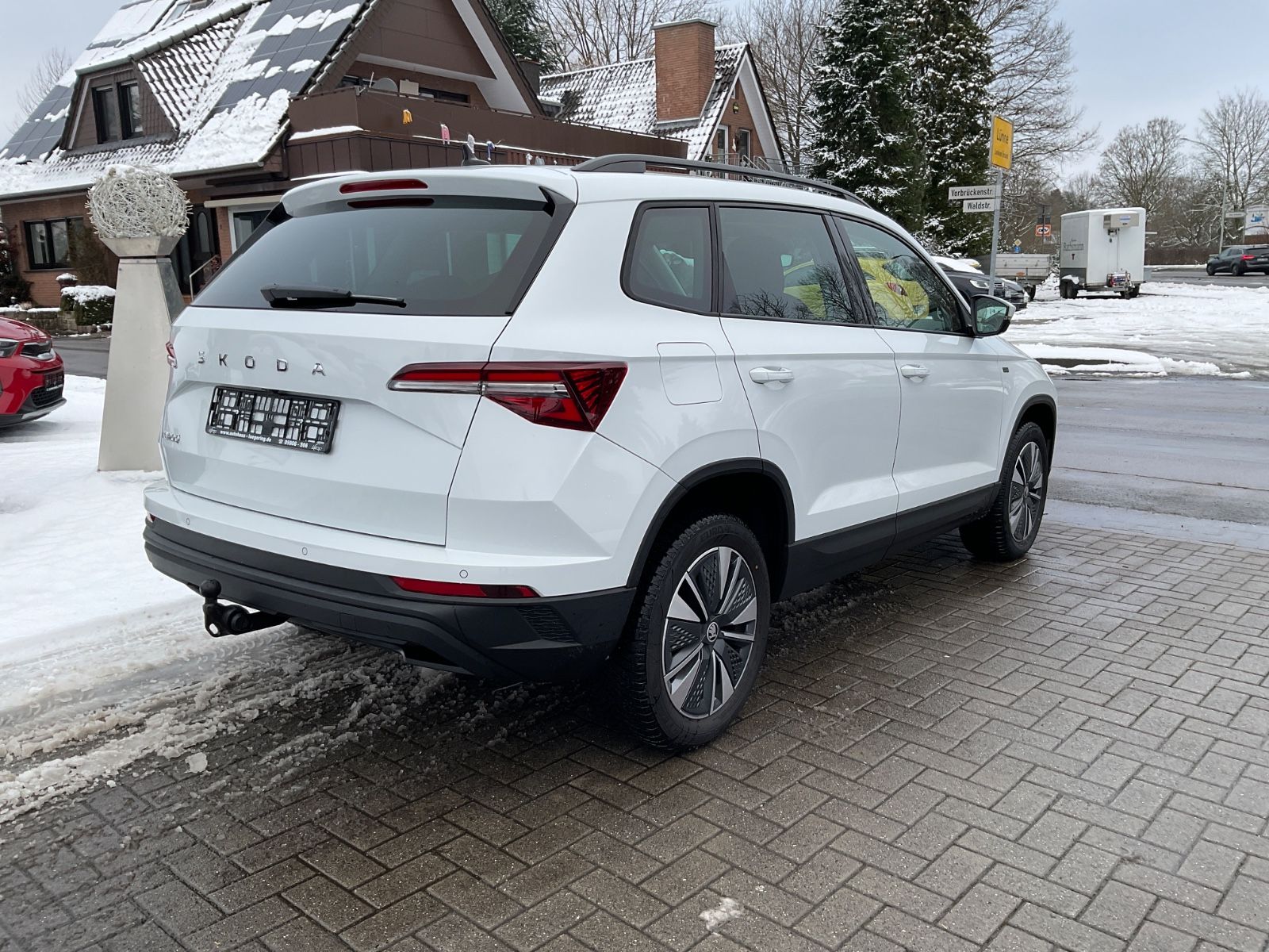 Fahrzeugabbildung SKODA Karoq 1.5l TSI DSG Tour,AHK,Navi,Kamera