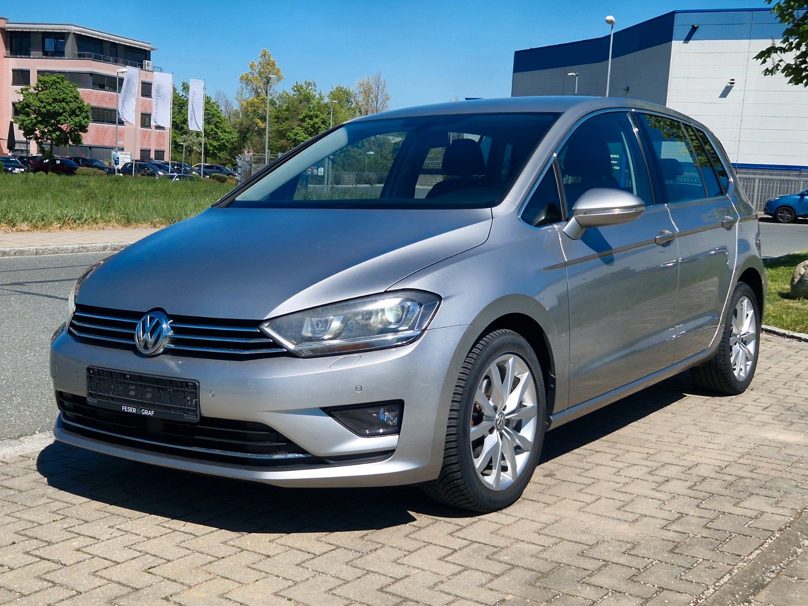 Volkswagen Golf Sportsvan 2014, 2.0D dīzelis, Automāts, Sedans, Sudrabs — Latvijā