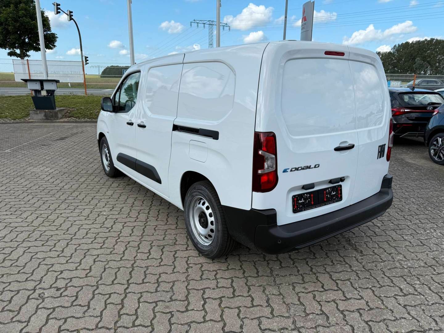 Fahrzeugabbildung Fiat E-Doblo L2 KAWA136 ELEKTRO