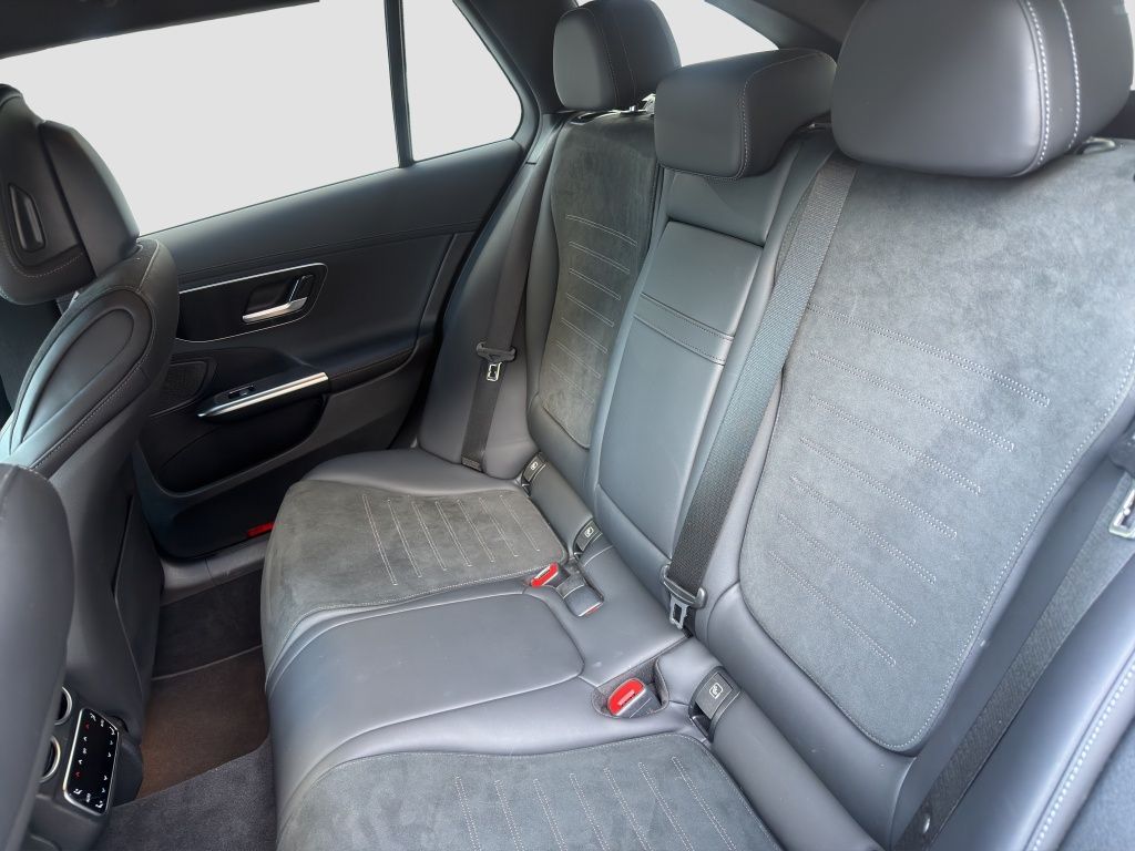 Fahrzeugabbildung Mercedes-Benz C 300 e T-Modell AMG Line*Night Paket*el.Heckkl.