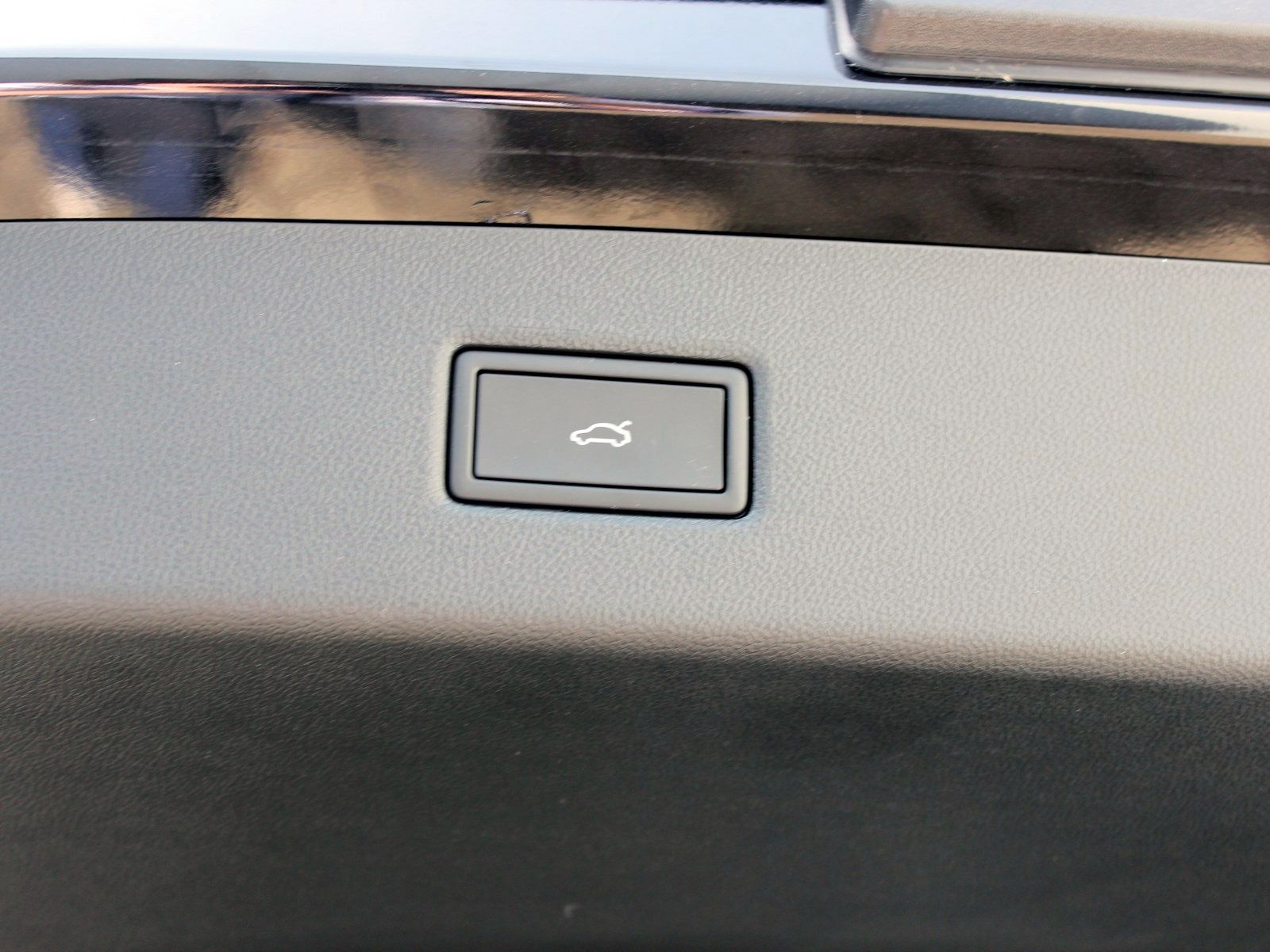 Fahrzeugabbildung Ford Explorer RWD