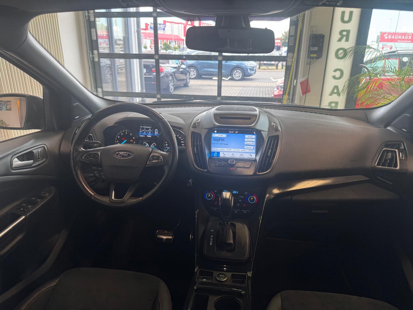 Fahrzeugabbildung Ford Kuga ST-Line /NAVI/KAMERA/AHK/KLIMA/ALLRAD
