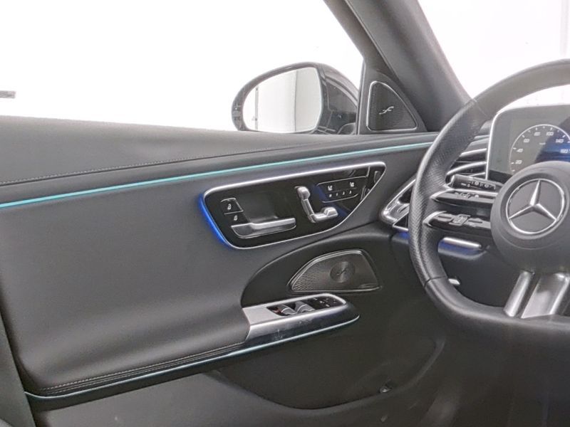 Fahrzeugabbildung Mercedes-Benz E 450 4M T AMG AHK Pano Superscreen Sitzklima