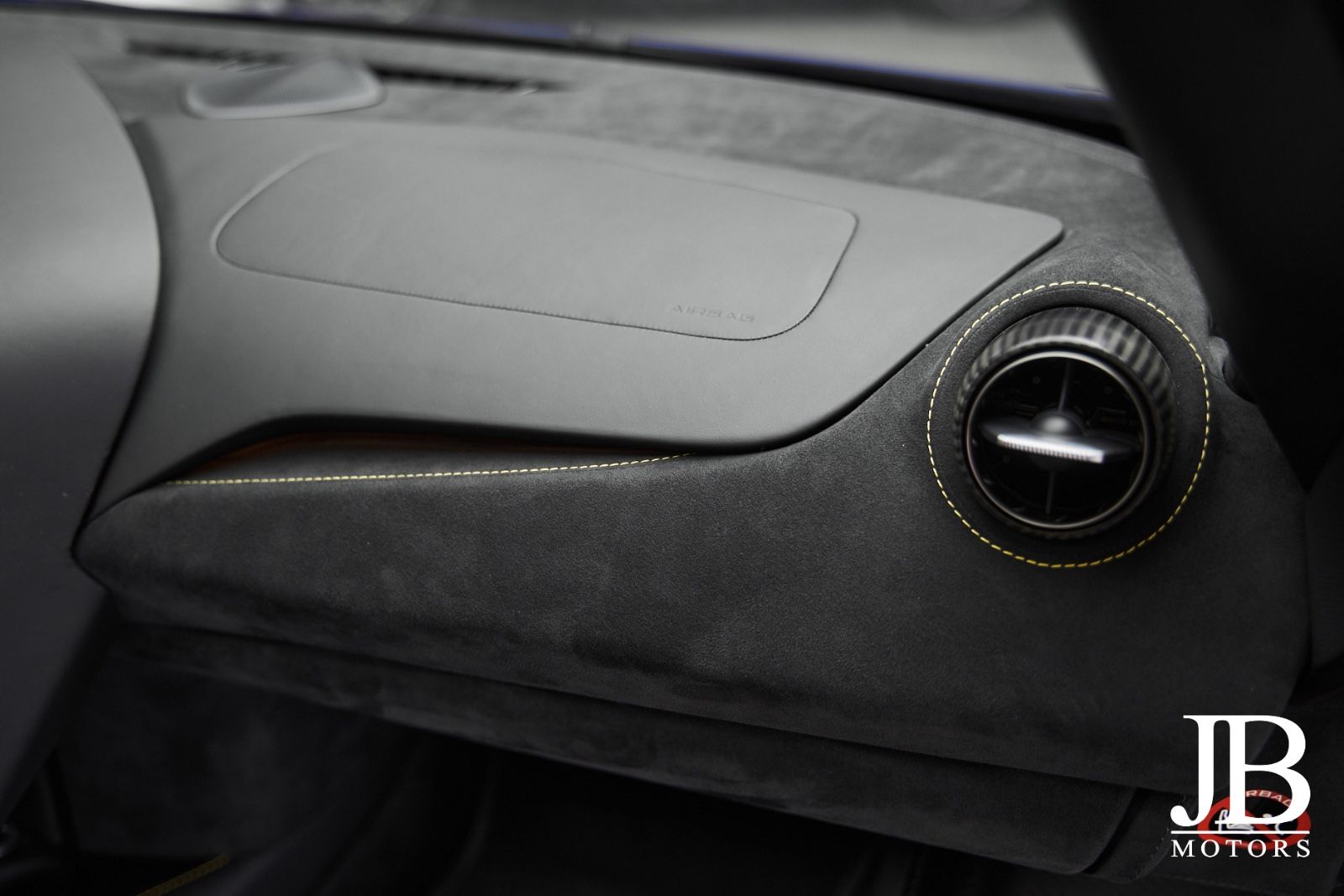 Fahrzeugabbildung McLaren 720s Spider MSO Carbon B&W Sound Lift Novitec