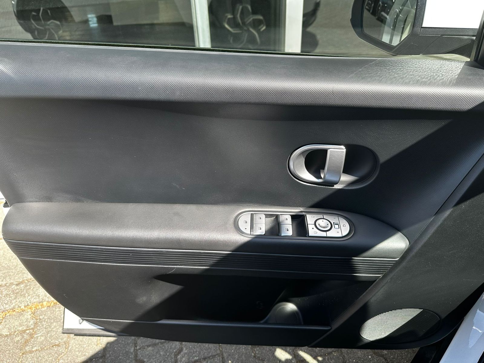 Fahrzeugabbildung Hyundai Ioniq 5 2WD WERKSGAR+NAVI+LED+SHZ+KAMER+DAB+ACC