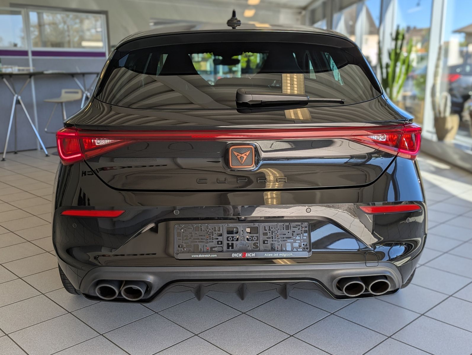 Fahrzeugabbildung CUPRA Leon VZ 2.0 TSI DSG Pano Matrix Beats Memory 19"