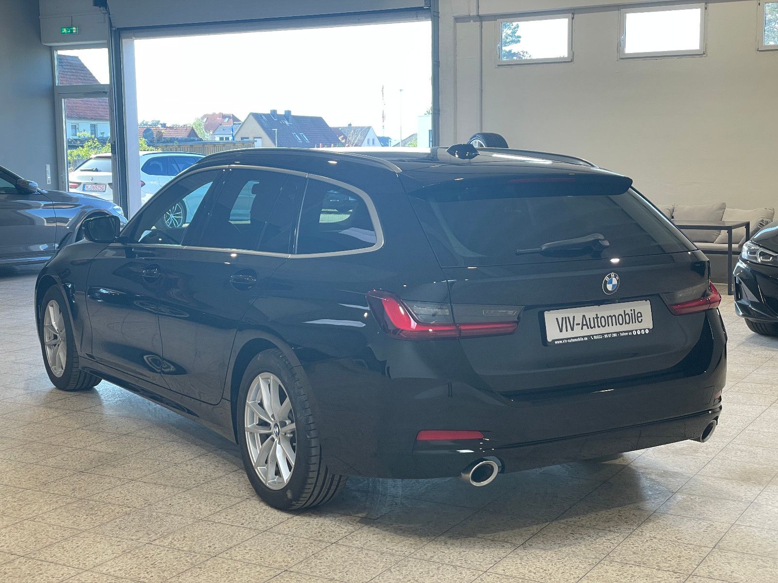 BMW 320d Touring Sport Sitze*Standheizung*H&K*R-CA M foto 6