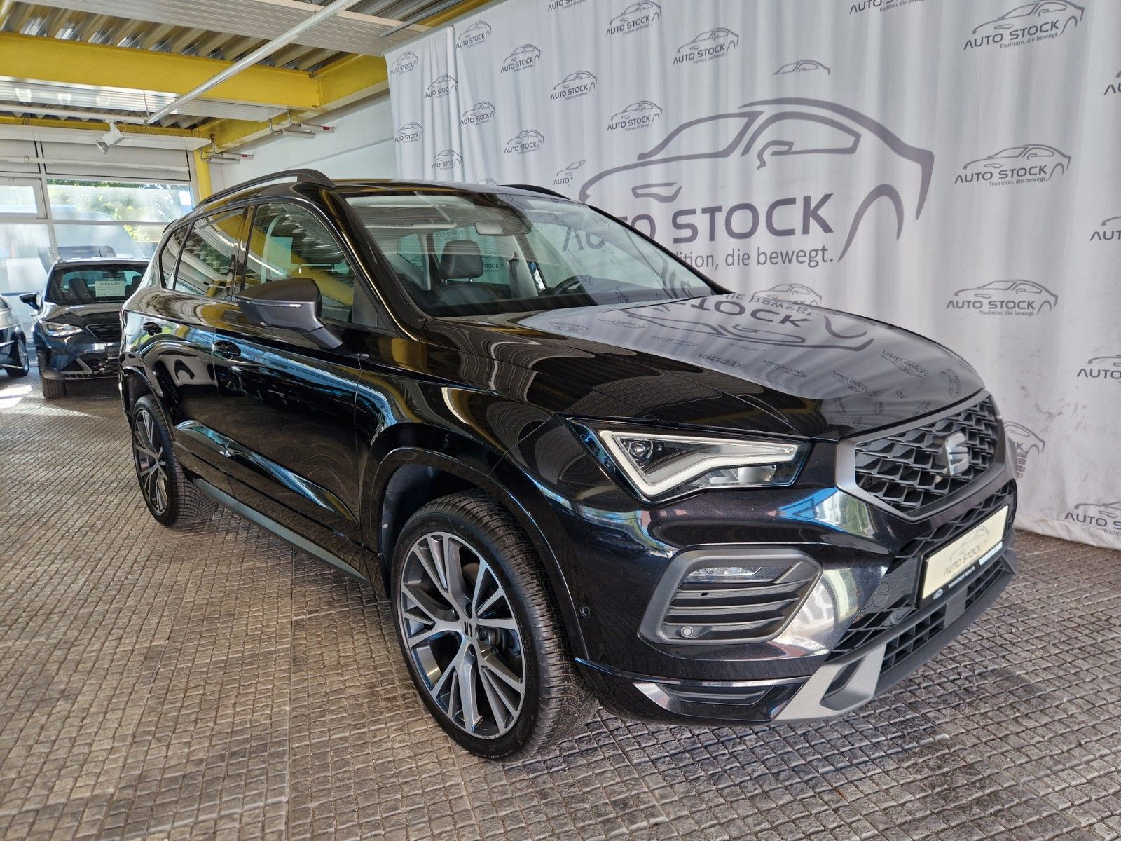 SEAT Ateca FR 2.0 TDI DSG Navi PDC LED ACC SH AHK