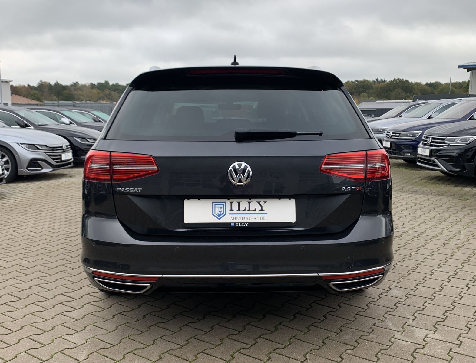 Fahrzeugabbildung Volkswagen Passat Variant 2.0 TDI*R-Line*STHZ*AHK*Alcantara