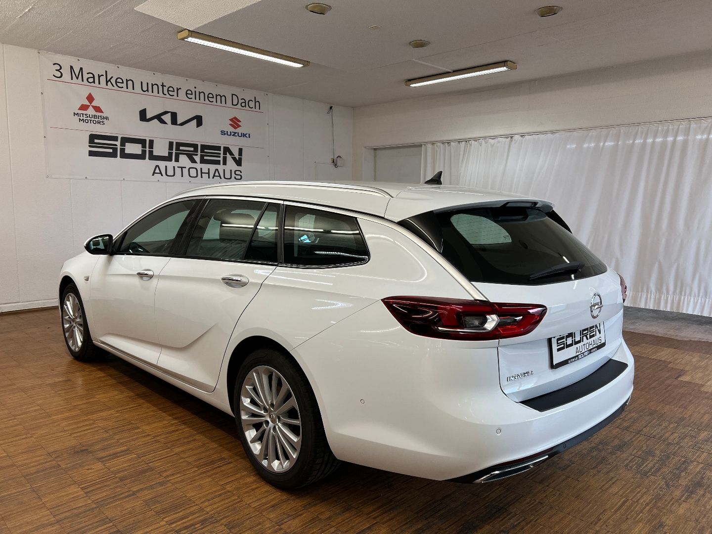 Fahrzeugabbildung Opel INSIGNIA Business INNOVATION