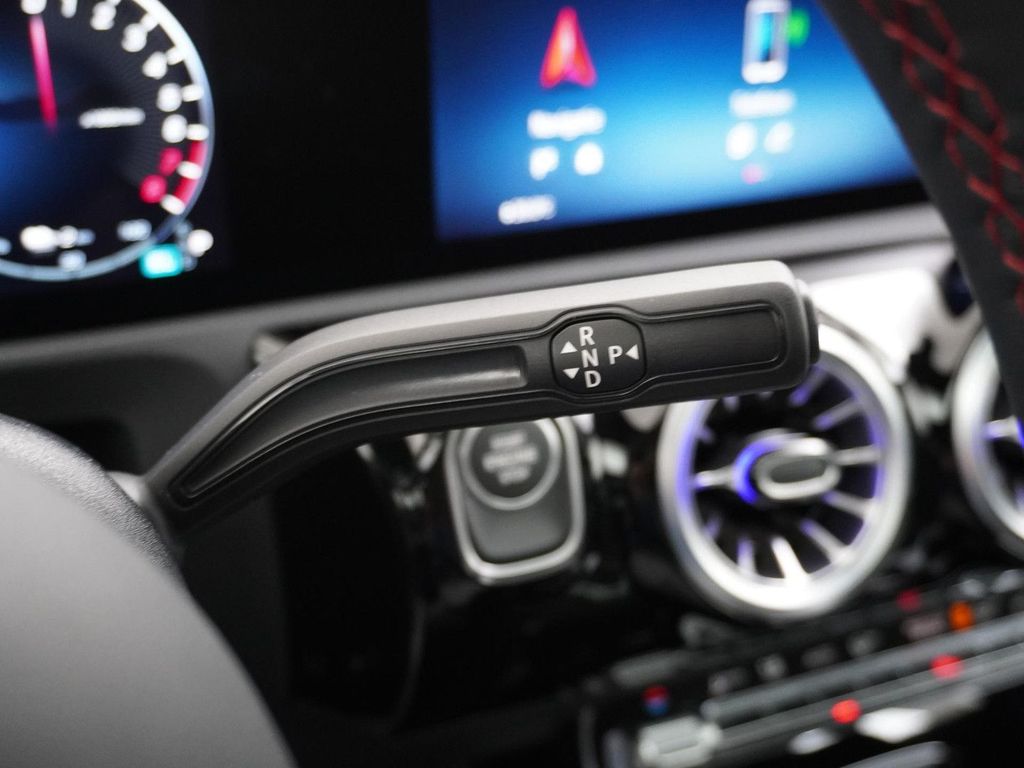 Mercedes-Benz A 250 e Star Edition AMG Line | Panorama - Schie