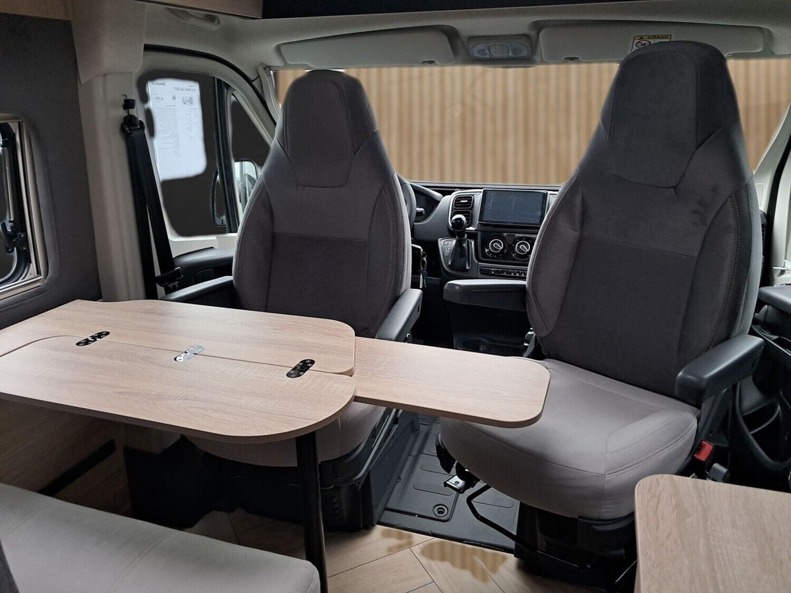 Fahrzeugabbildung Chausson Van Sweet Line V697 Solar, Markise, RFK