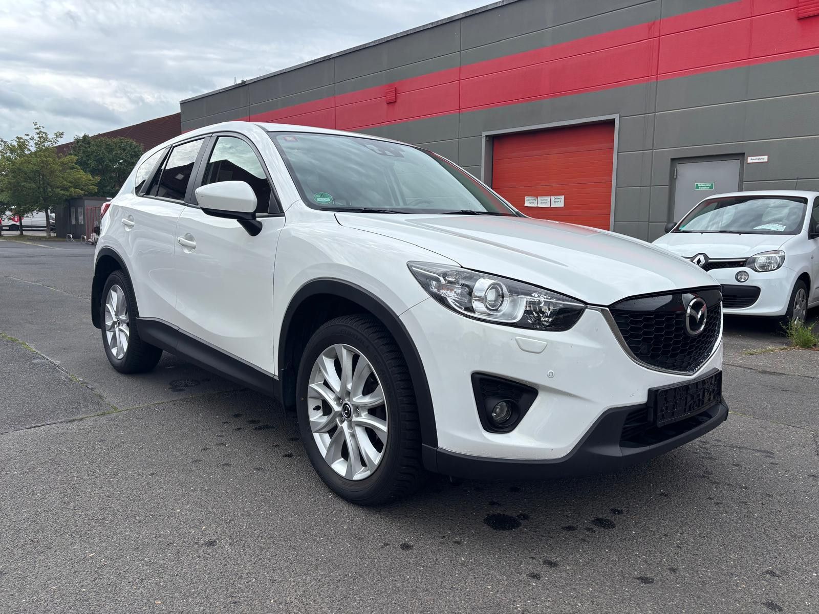 Fahrzeugabbildung Mazda CX-5 Sports-Line AWD-NAV-XEN-LEDER-AHK-GSD-BOSE-