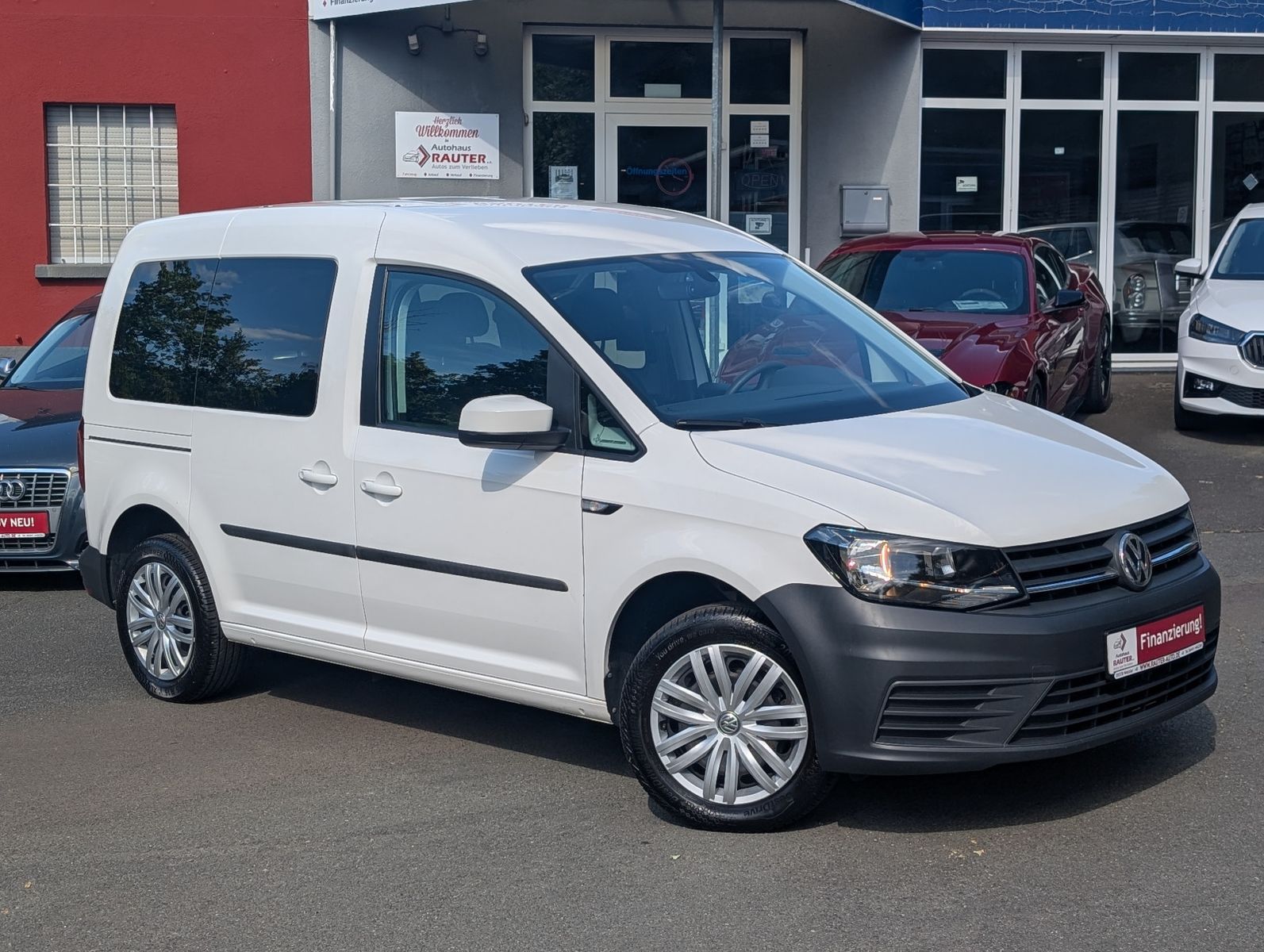 VW Caddy PKW 2.0 TDI Klima NAVI 5 Sitze PDC 1.Hd