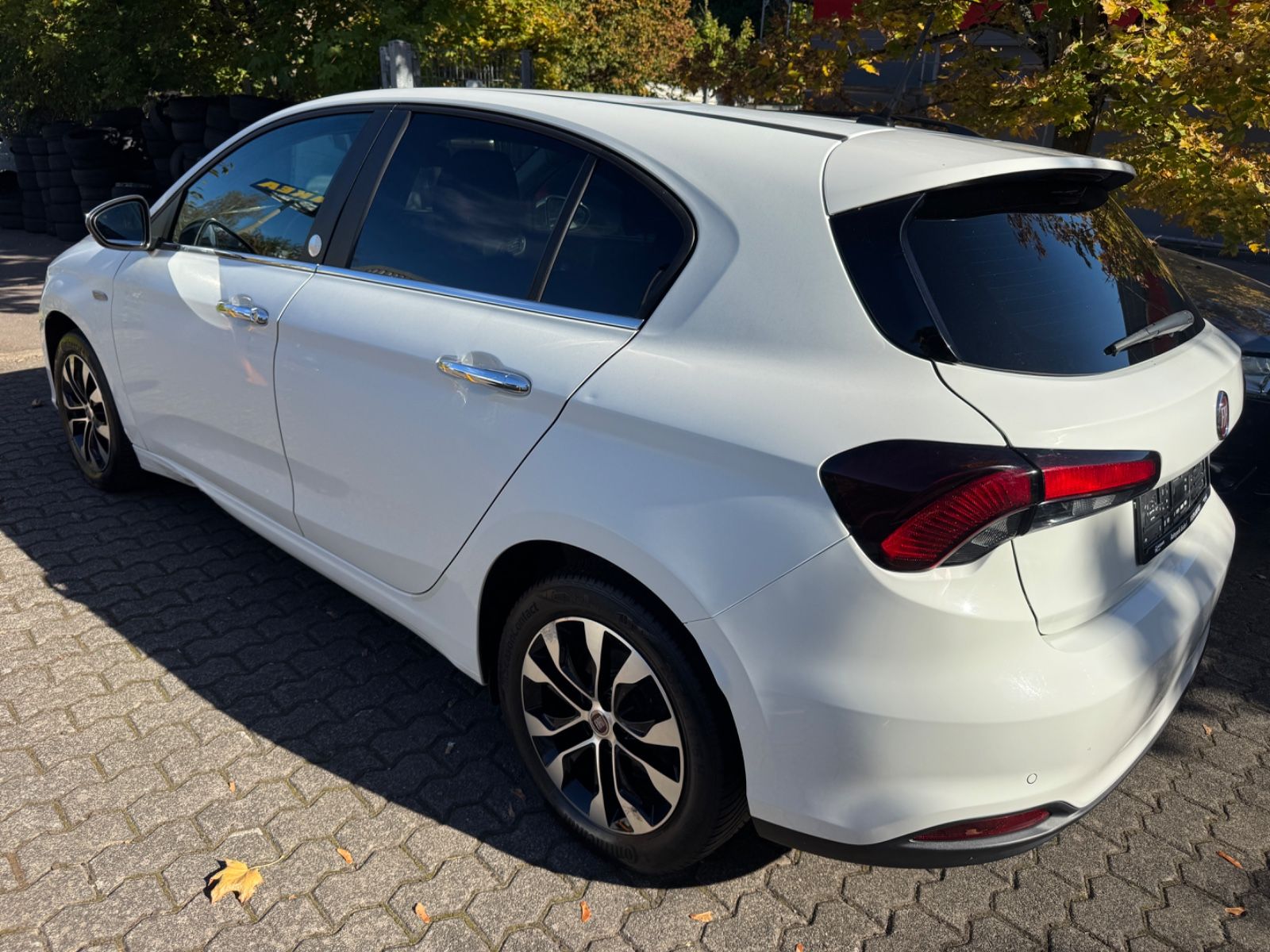 Fahrzeugabbildung Fiat Tipo Mirror 1.6  Navi+Kamera