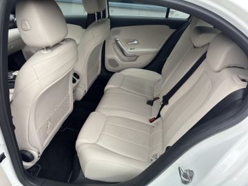 Bild 16 Mercedes-Benz A 180 Edition 19 Progressive Vollleder Kamera MB