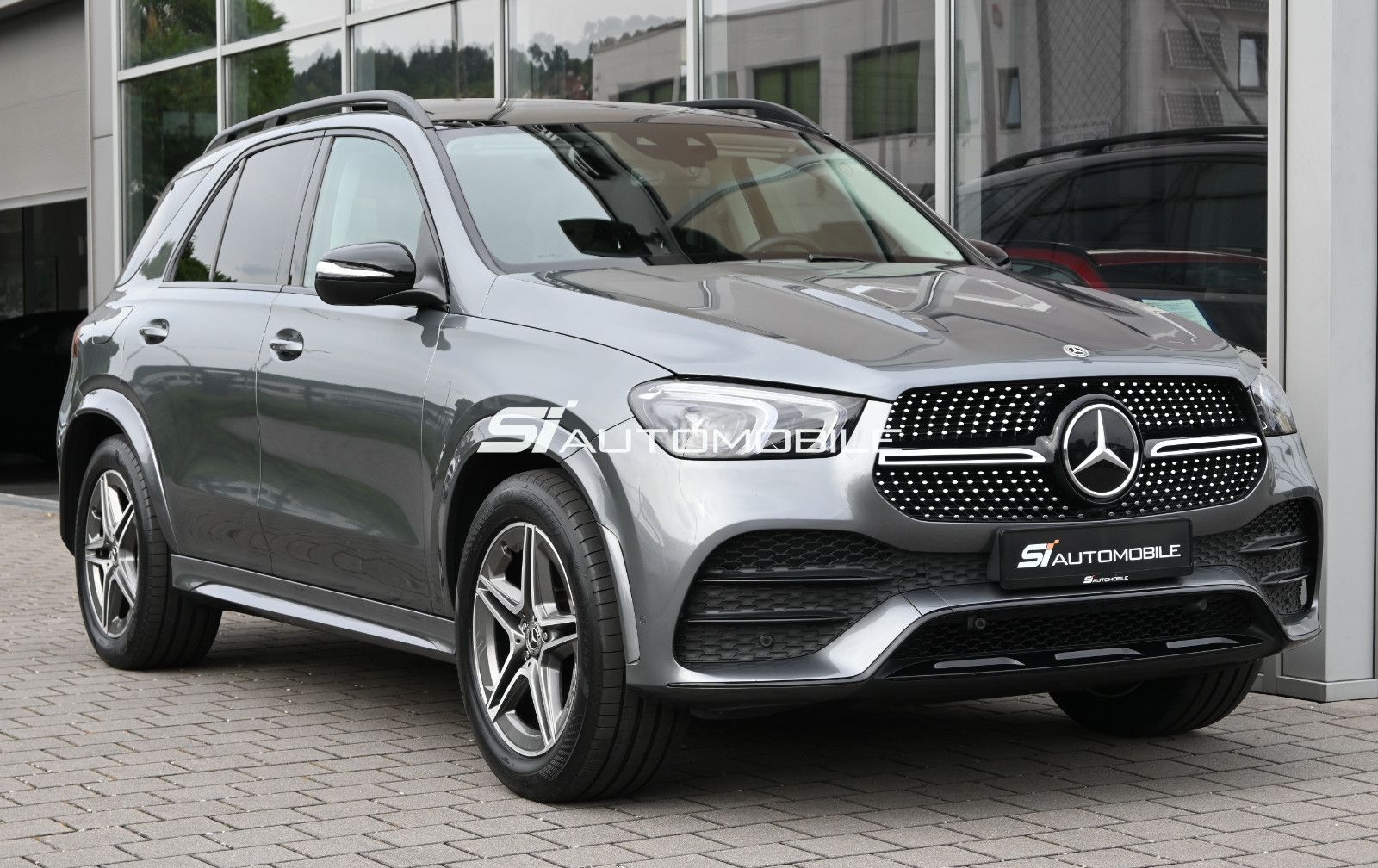 Fahrzeugabbildung Mercedes-Benz GLE 350 de 4MAT. AMG + NIGHT °ACC°AHK°PANO°HUD°