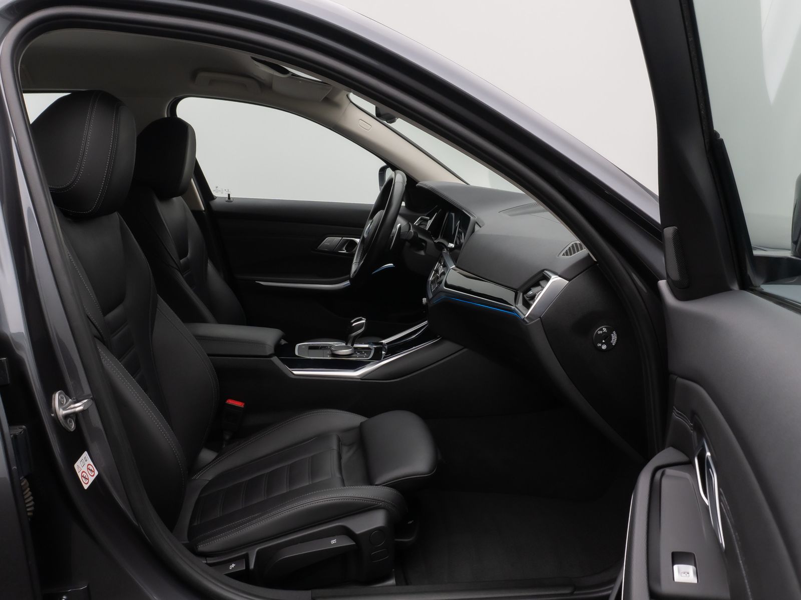 Fahrzeugabbildung BMW 330e Luxury Line 360°HiFi DAB Alarm Sport 19Zoll