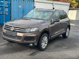 Volkswagen Touareg  3.0 v6 Unfall - Volkswagen Touareg aus 2010: V6