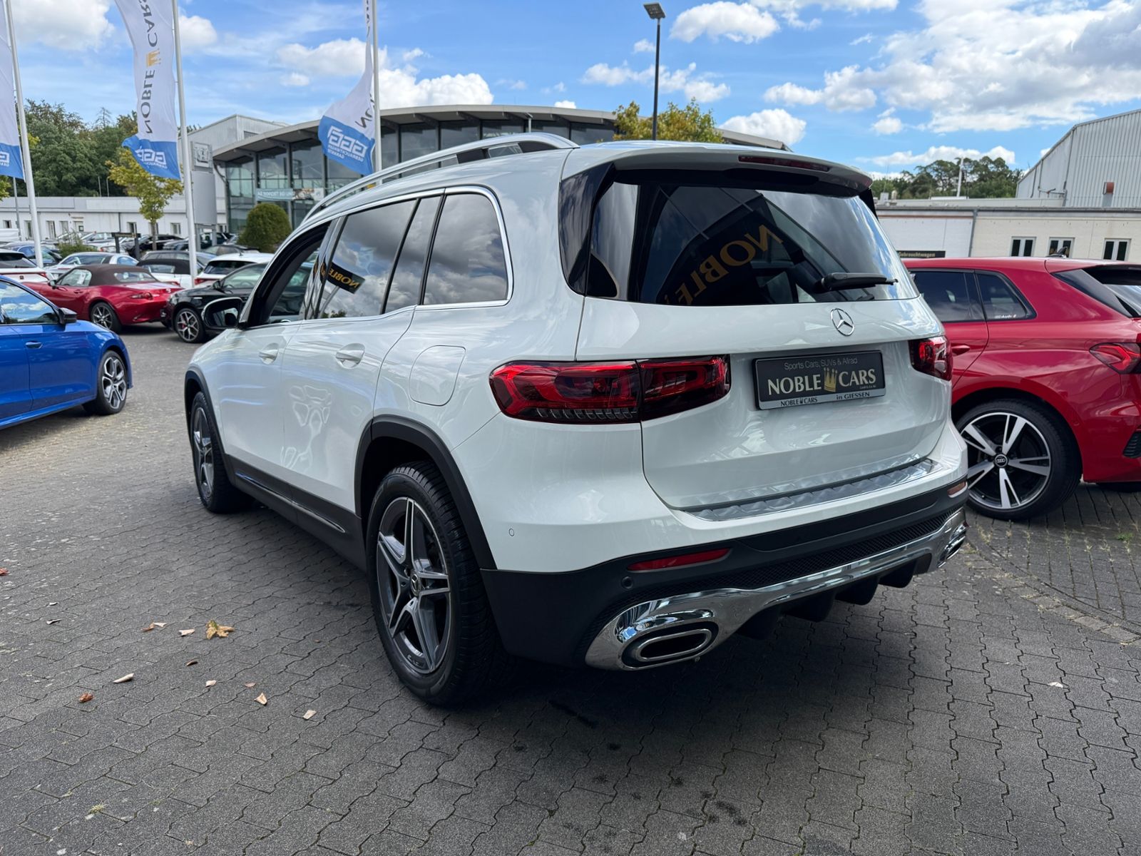 Fahrzeugabbildung Mercedes-Benz GLB 250 AMG Line LED MBUX HIGH NAV RFK 19"