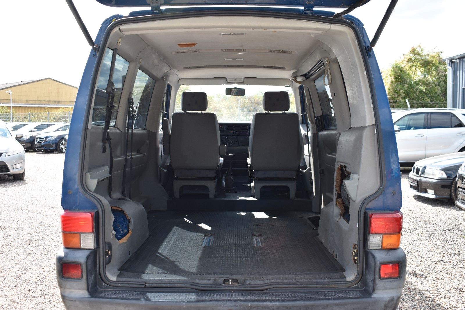 Fahrzeugabbildung Volkswagen T4 Caravelle 2.5 TDI KLIMA/SERVO/ABS/AHK