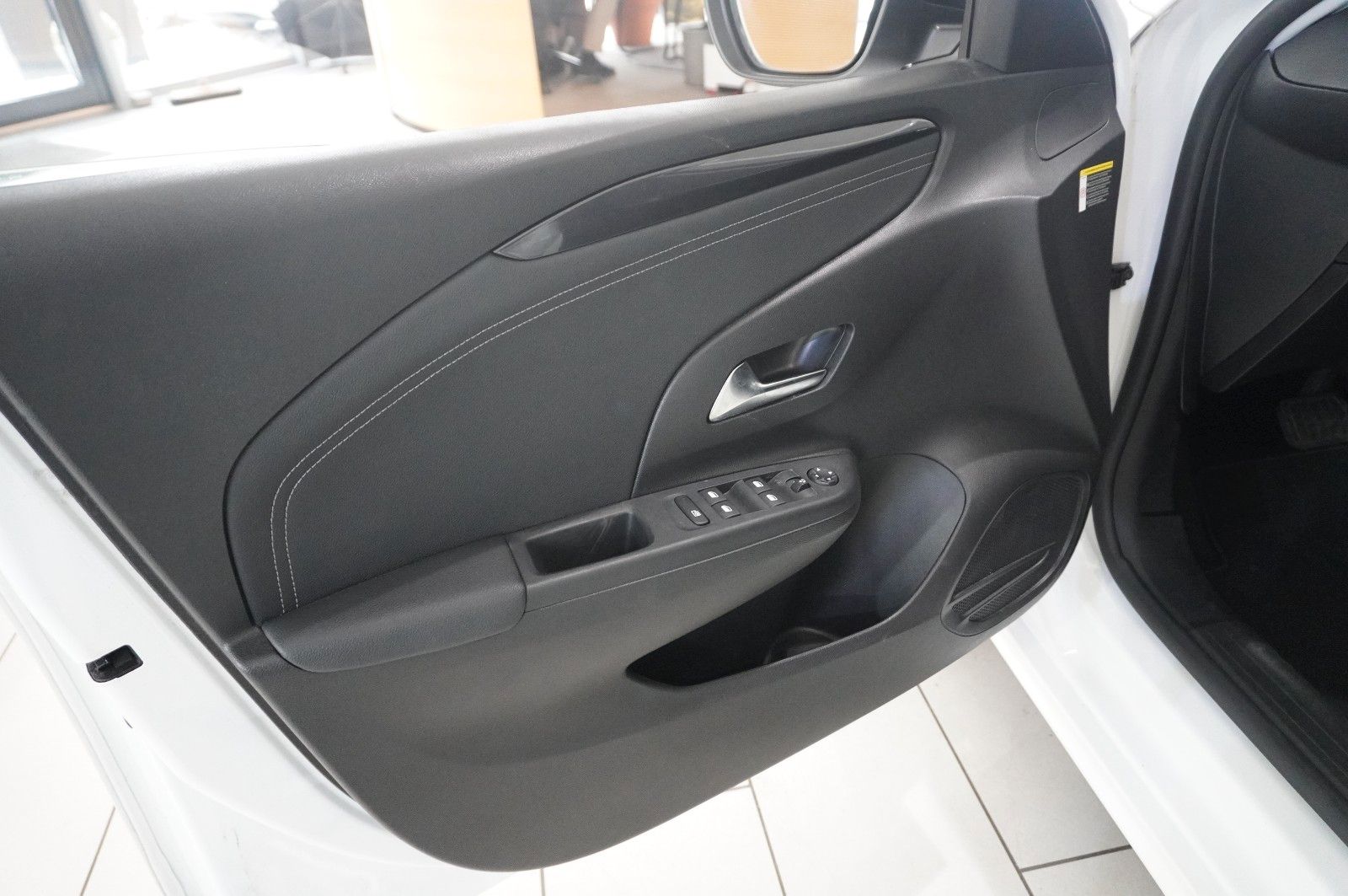 Fahrzeugabbildung Opel Corsa F 1.2T ELEGANCE NAVI/LED/KAMERA/SPORT/DAB+