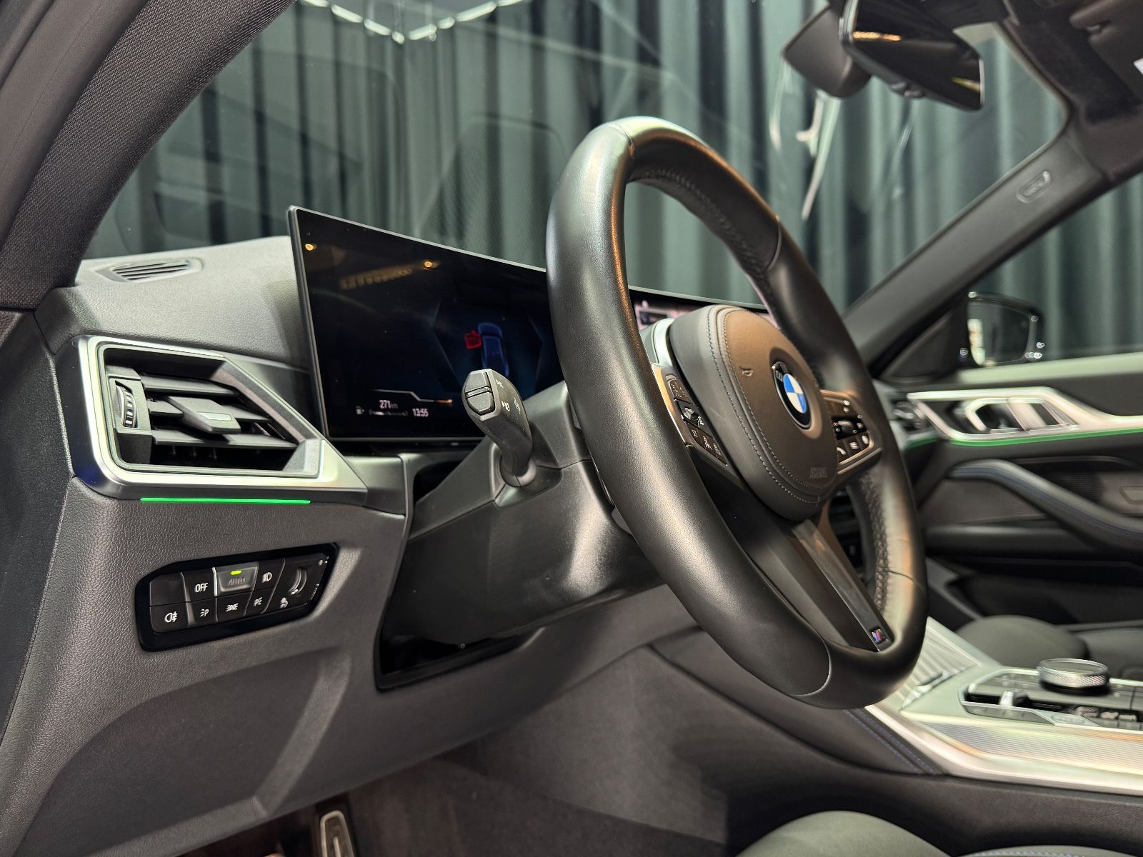 Fahrzeugabbildung BMW 420d Gran Coupe xDrive M SPORT|CURVED|ACC|