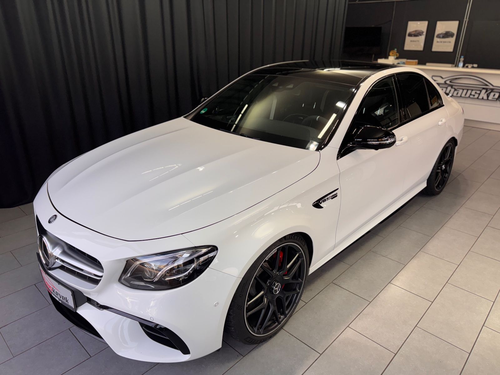 Fahrzeugabbildung Mercedes-Benz E 63 S AMG 4Matic+|AMG DRIVER|BURMESTER|TV|VOLL