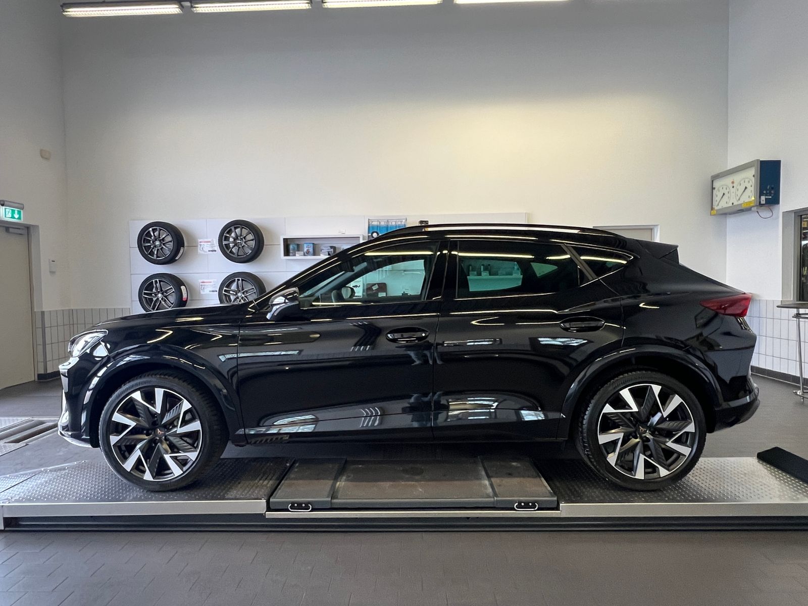 Fahrzeugabbildung CUPRA Formentor VZ 2.0 TSI DSG 4Drive *AHK, LED-Matrix