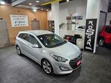 Hyundai i30 1.6 CRDi 128CV Style (119.000 km) - Hyundai i30 aus 2012 mit Diesel-Antrieb: Kombi