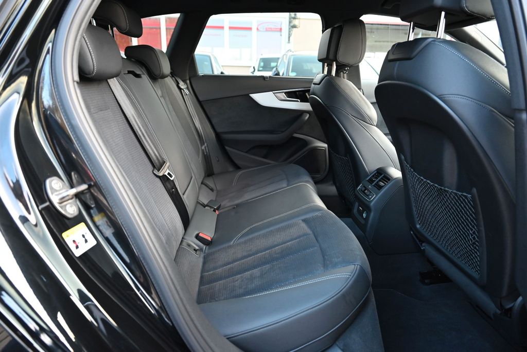 AUDI A4 2023