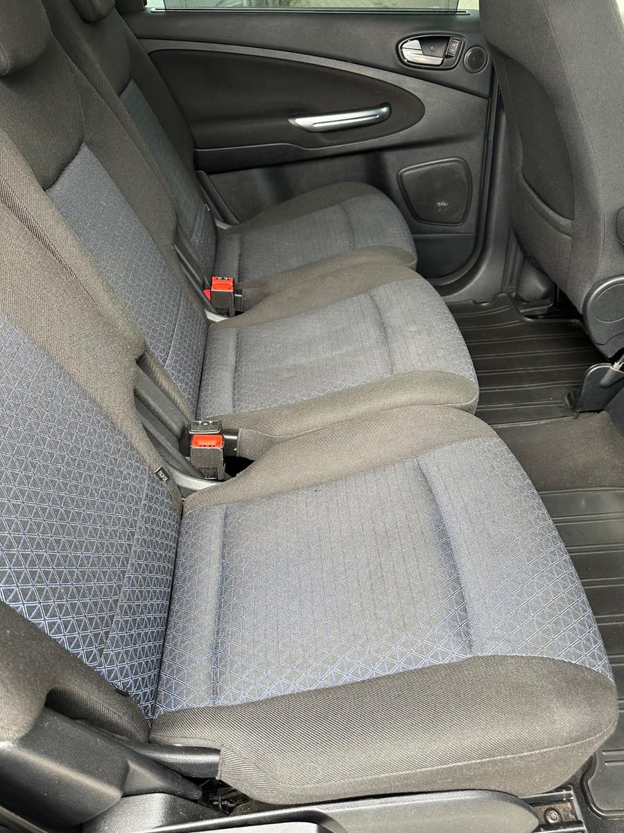 Ford Galaxy 2009 — photo 10