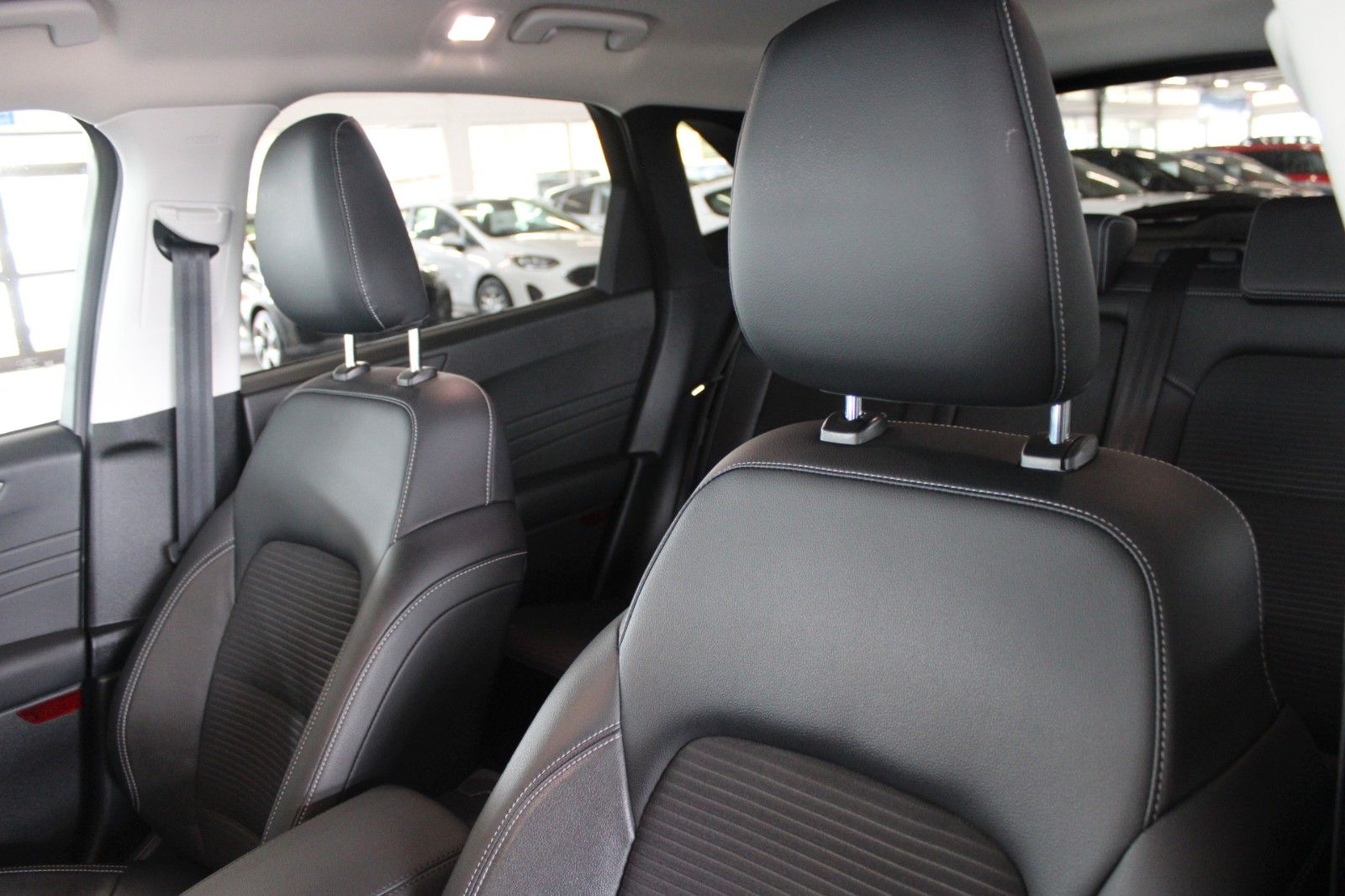 Fahrzeugabbildung Ford Kuga PHEV Titanium X AHK LED HUD 2xCam WinterP.