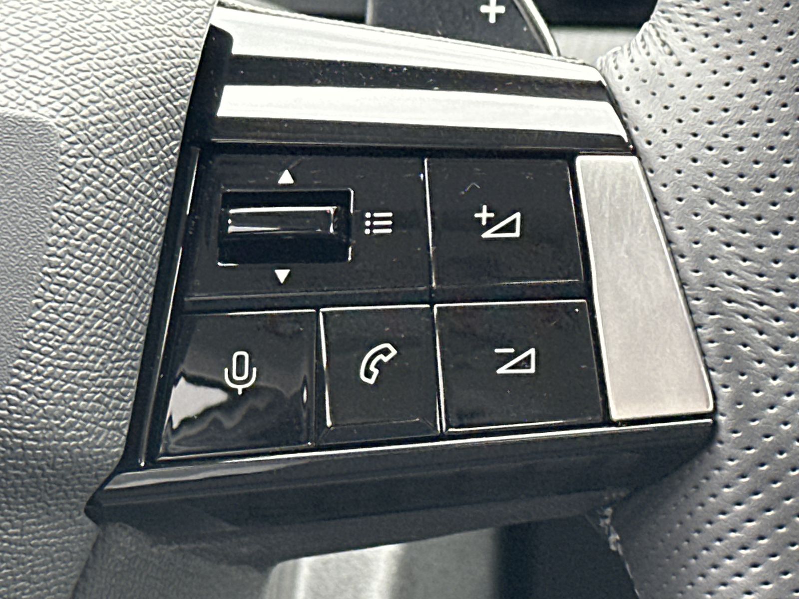 Fahrzeugabbildung Opel Astra Limousine 1.5 D Enjoy AT NAV+LED+VCOCK+PP