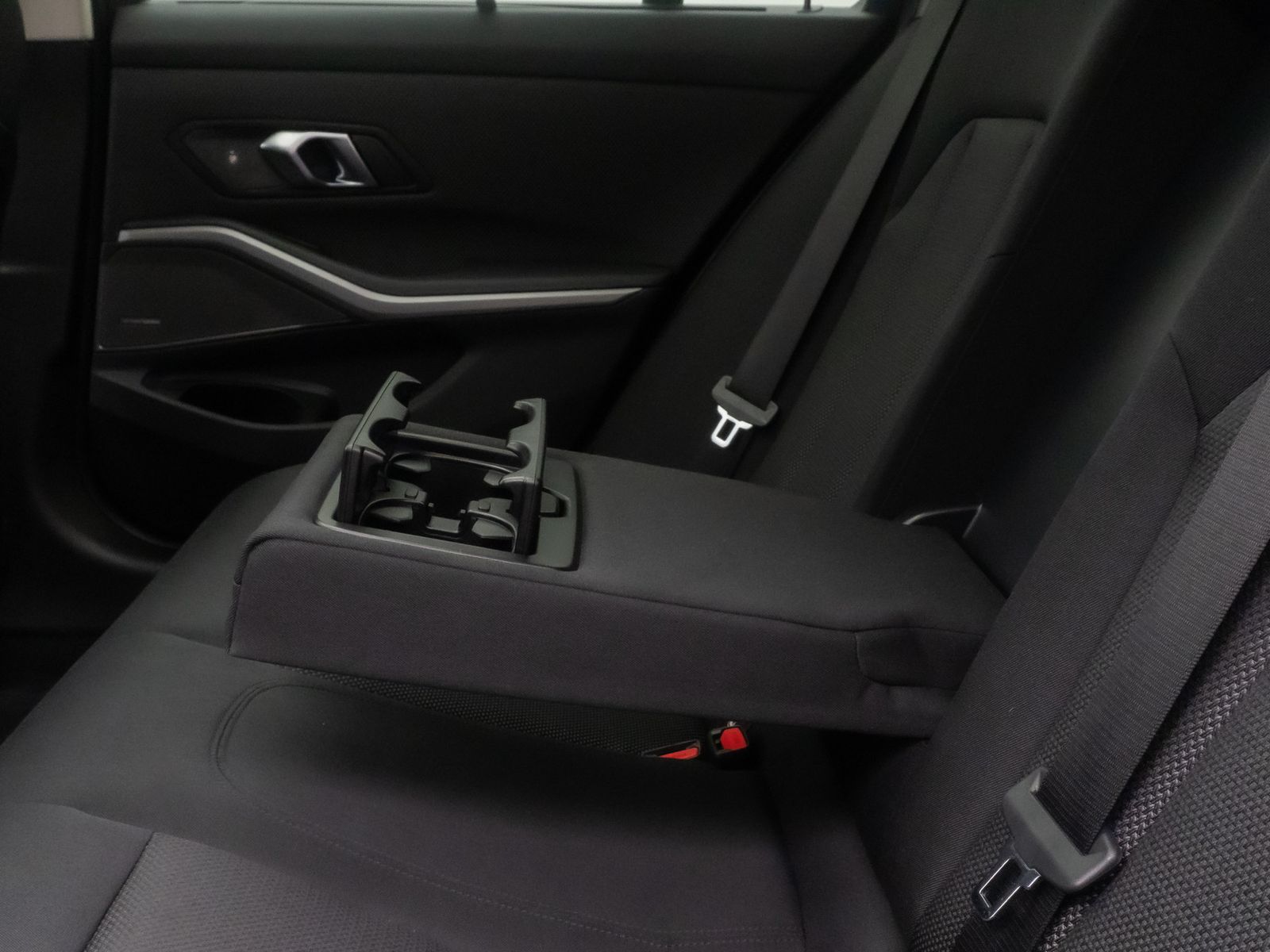 Fahrzeugabbildung BMW 320d xD Kamera DAB H/K Panorama HUD Ad.LED Sport