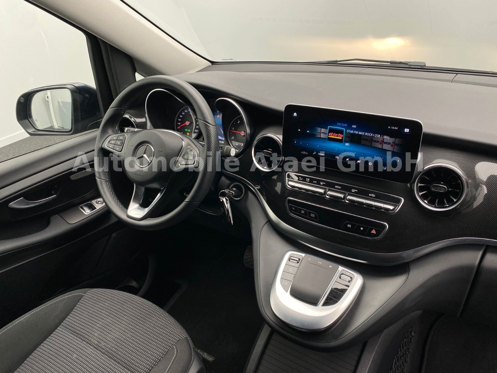 Fahrzeugabbildung Mercedes-Benz V 250d lang Edition Sport-Paket MBUX (3964)