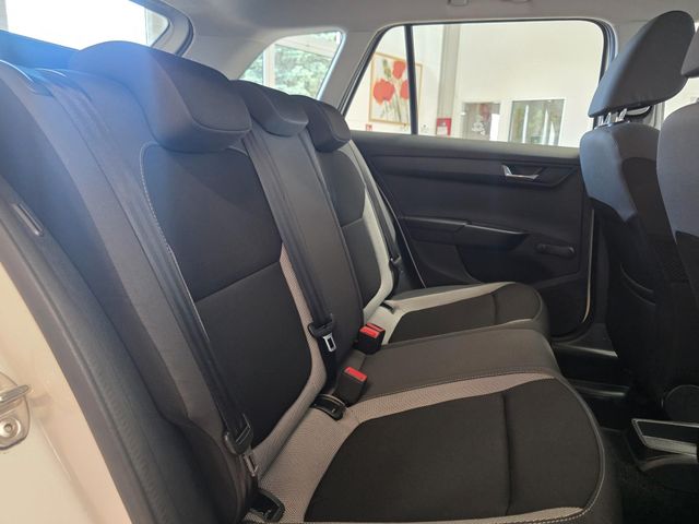 SKODA Fabia — Foto 23