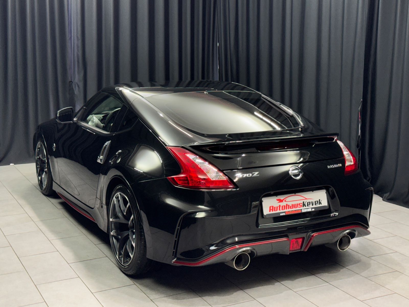 Fahrzeugabbildung Nissan 370Z Nismo|BOSE|RECARO|SCHALTER|D-FZG|U-FREI
