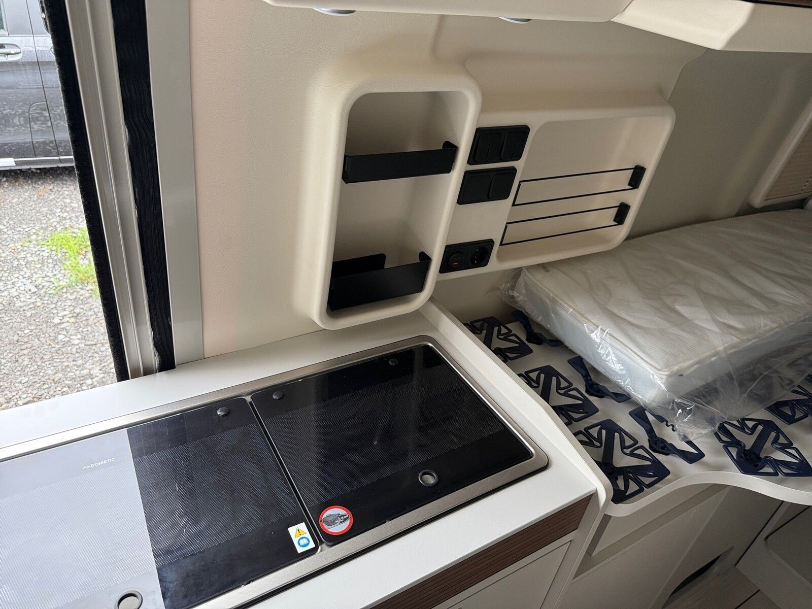 Fahrzeugabbildung Westfalia Columbus 640 E 180 PS Automatik Premium/Navi