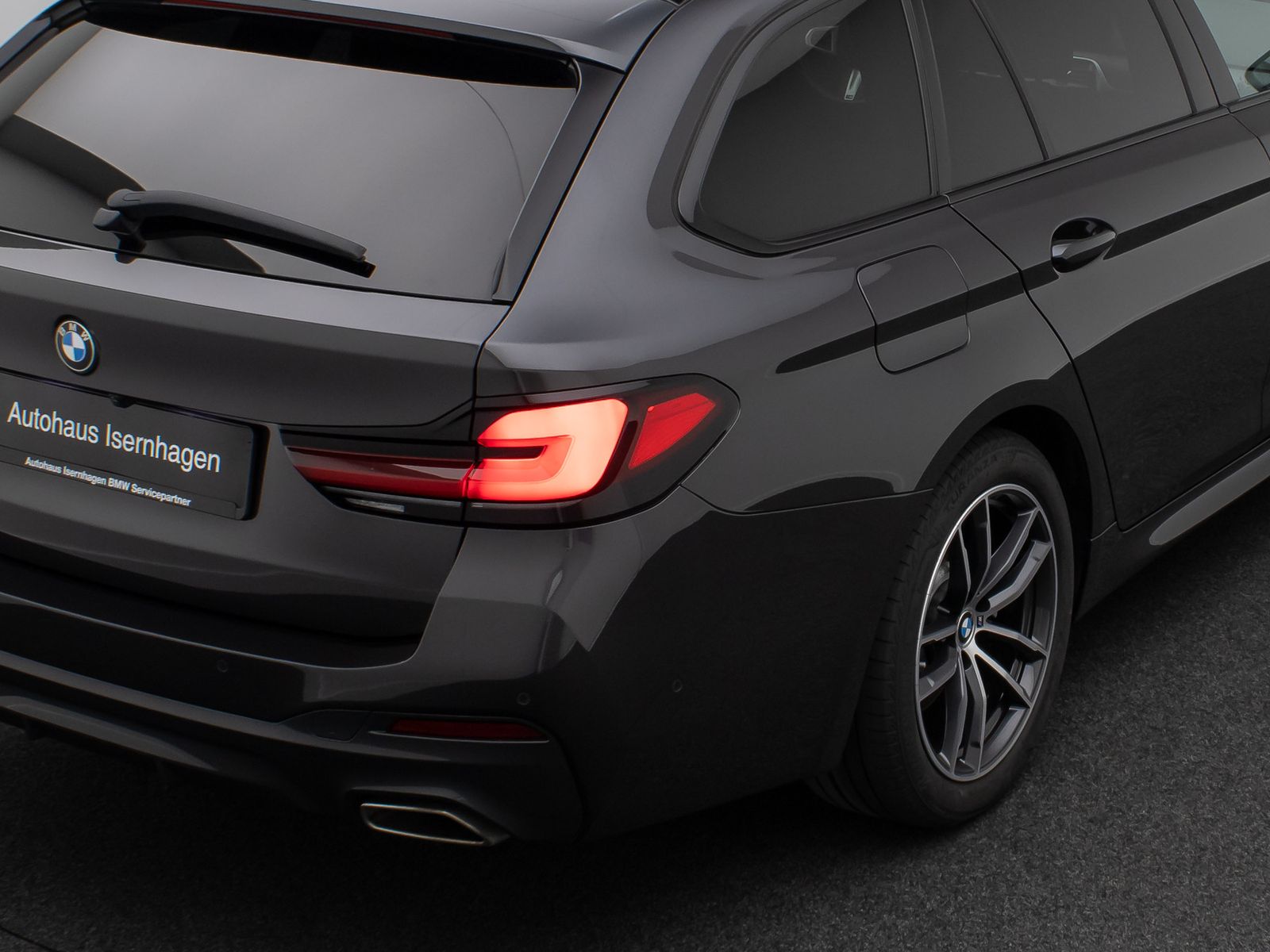 Fahrzeugabbildung BMW 520d M Sport Laser AHK HUD DAB Kamera Komfort